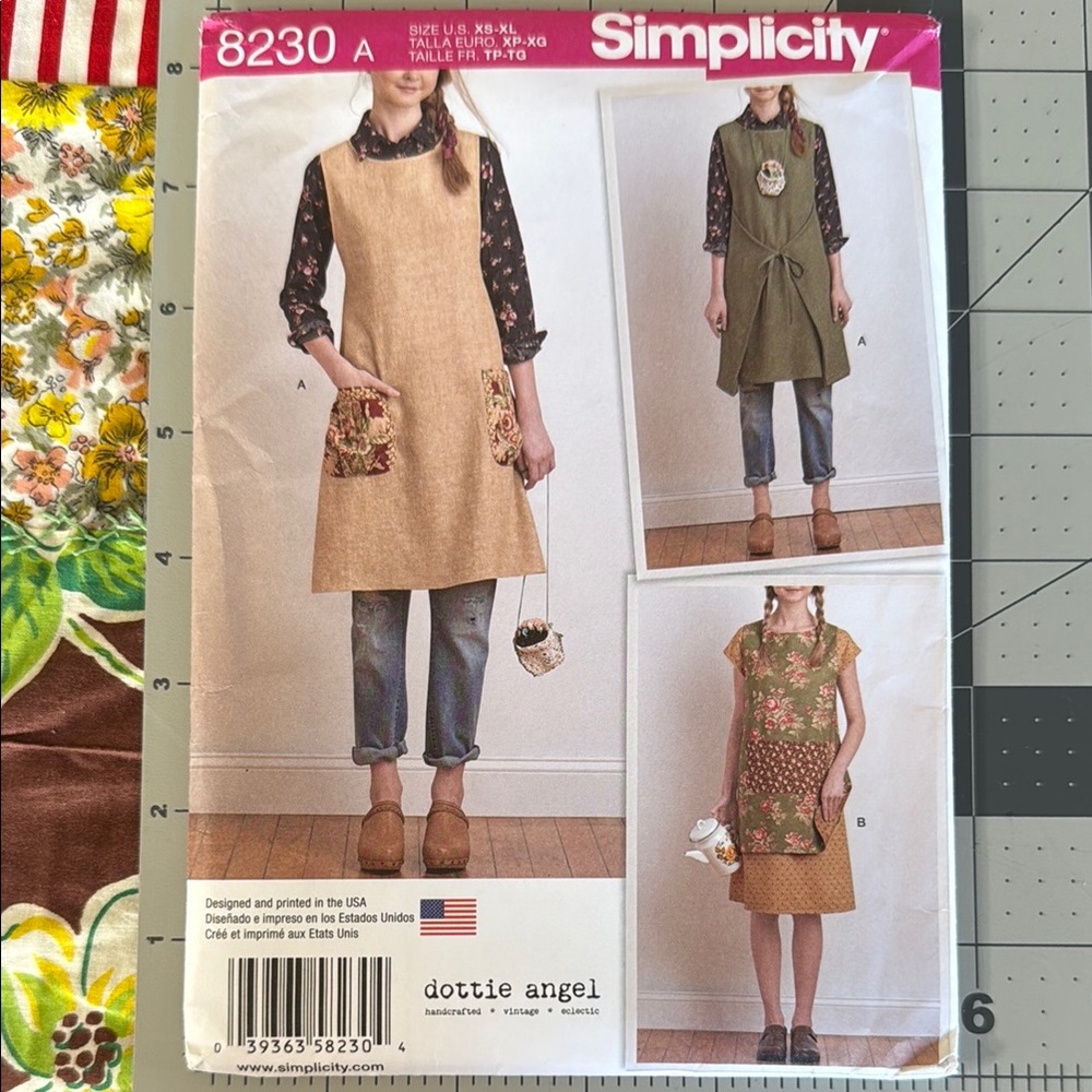 Simplicity 8230 Dottie Angel Apron Dress & Reversible Tabard Pattern